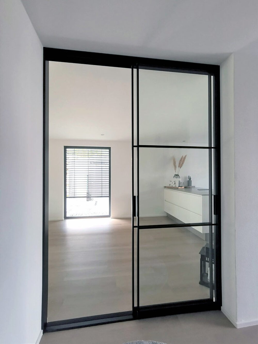 csm_schwarze-loft-Schiebetuer-Cabinet_ff7ab86d5a